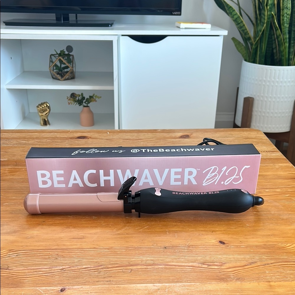 Beachwaver B1.25 Curling Iron - Pink and Black